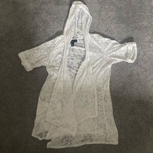 Style & Co. Gray and White Patterned Top